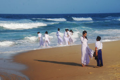 "Màu xanh đôi mắt" thấm đẫm nhân văn - 3