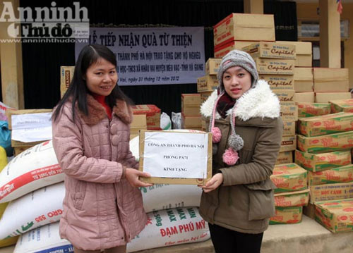 Những tấm lòng sưởi ấm giá lạnh Khâu Vai - 11