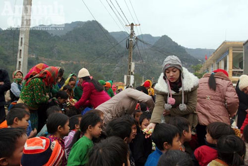 Những tấm lòng sưởi ấm giá lạnh Khâu Vai - 5