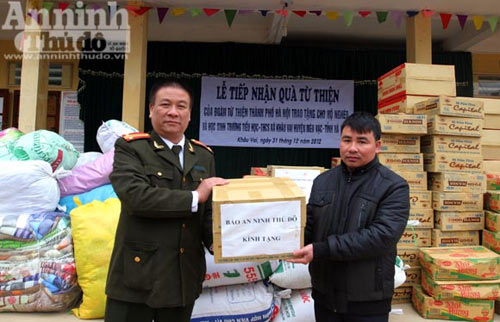 Những tấm lòng sưởi ấm giá lạnh Khâu Vai - 7