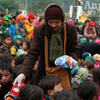 Tin tức trong ngày - Những tấm lòng sưởi ấm giá lạnh Khâu Vai