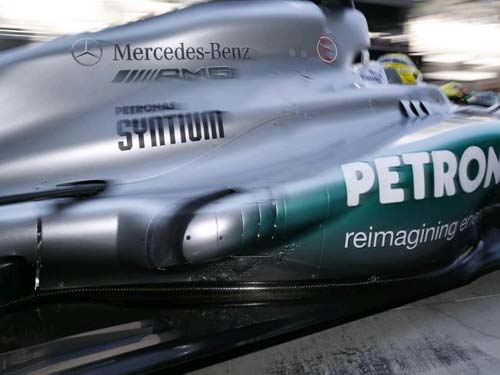 F1: Mercedes làm nóng mùa giải mới - 1
