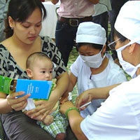 Sức khỏe đời sống - Hoãn tiêm vaccine sau vụ 3 trẻ tử vong