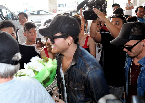 Adam Lambert và bạn trai sang Việt Nam - 4