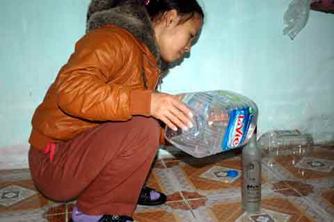 Bỗng dưng nhà nào cũng "tàng trữ rượu lậu" - 2