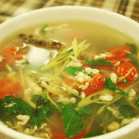 Ẩm thực - Giòn ngon canh trứng kiến nấu lá bún