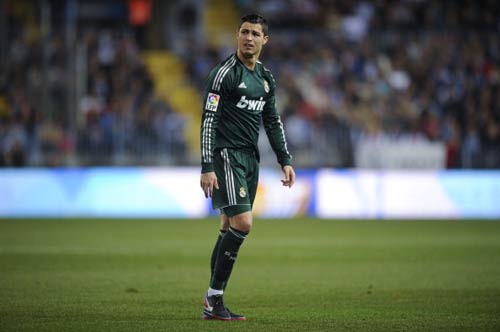 Real và CR7: Cân não trên bàn đàm phán - 2