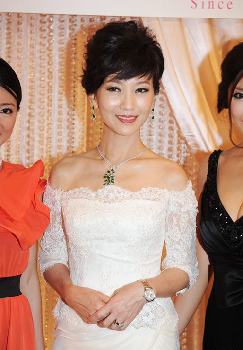 Giật mình với sao tuổi trung niên - 6