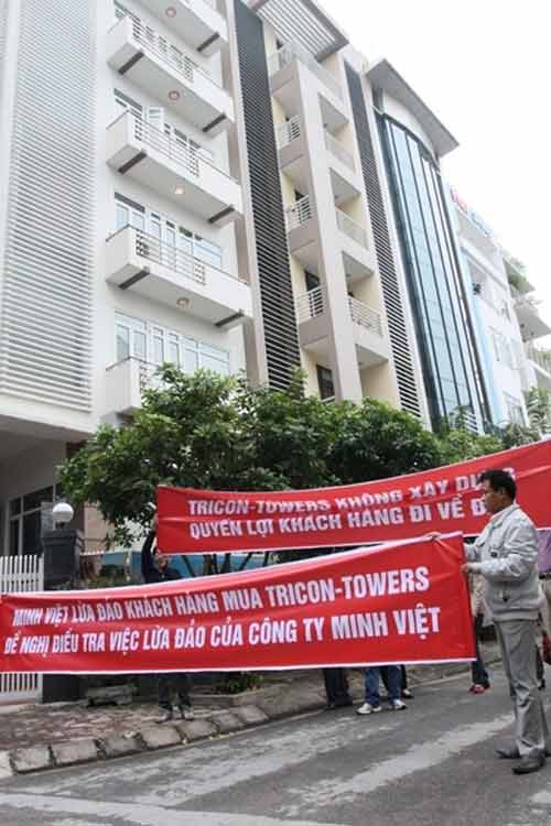 Băng rôn, biểu ngữ ‘bao vây’ BĐS - 3