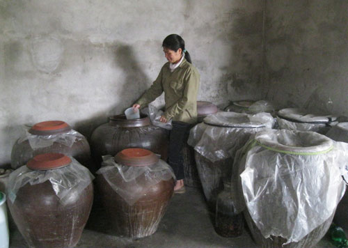 Bị cấm, rượu quê vẫn “tung hoành” - 2