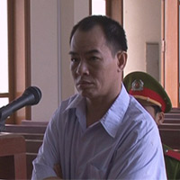 Pháp luật - Nghịch tử đánh đập cha, thiêu chết chú