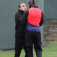 Bóng đá - Vụ Mancini tẩn Balotelli: Sir Alex dạy khôn