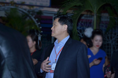 Cả nhà chồng Hà Tăng gây chú ý - 8