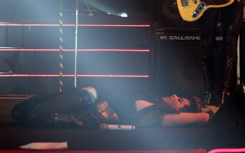 Fan Việt phát cuồng vì Adam Lambert - 9