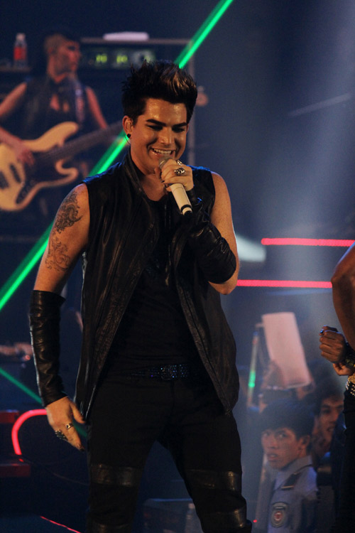 Fan Việt phát cuồng vì Adam Lambert - 6