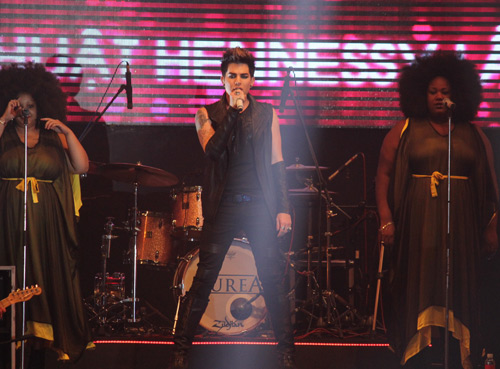 Fan Việt phát cuồng vì Adam Lambert - 7