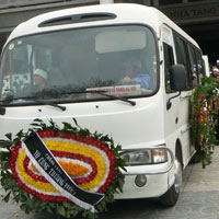 Tin tức trong ngày - Đám tang công chức không quá 7 vòng hoa