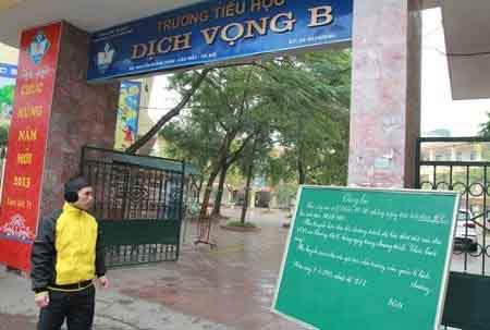 Hàng ngàn HS Hà Nội nghỉ học vì rét - 4