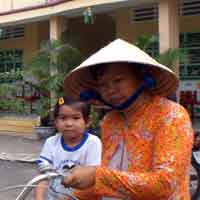 Giáo dục - du học - Cho HS nghỉ học để giáo viên đi đám cưới