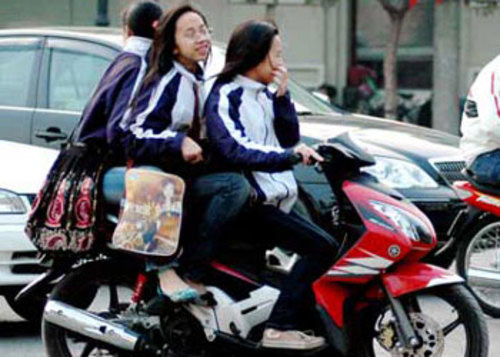 Cam kết không giao xe máy cho học sinh - 1