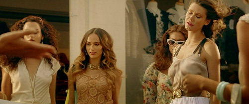 Quảng cáo “ướt át” của Santa Fe bị cấm - 4