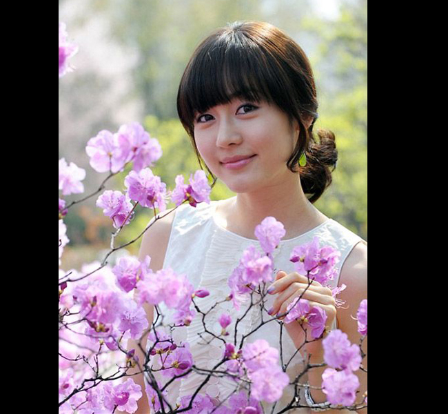 8 mỹ nữ Á trên 30 tuổi vẫn như thuở 18 - 16