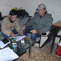 Pháp luật - "Bác sĩ hoa súng" bị người lạ bắn súng uy hiếp