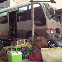 Pháp luật - Đi ô tô đến hội chợ giật dây chuyền