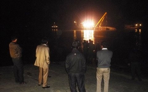 Kể chuyện cật lực trong sóng dữ vớt tàu chìm - 2