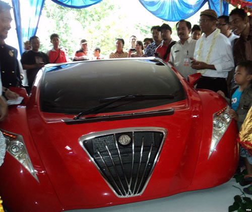 Bộ trưởng Indonesia phá nát xế điện - 5