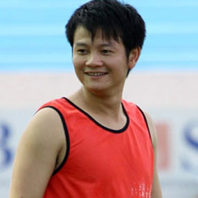 Bóng đá - Văn Quyến nếm "kỷ luật thép" ở Ninh Bình