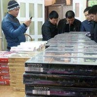 Tin tức trong ngày - Bắt giữ hàng ngàn cây thuốc lá lậu tại ga HN