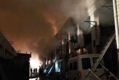 TQ: Cháy lớn ở Thượng Hải, 6 người chết - 1