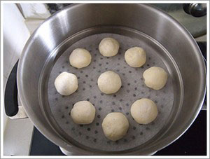 Bánh nếp dừa nhân đậu xanh làm không khó - 10