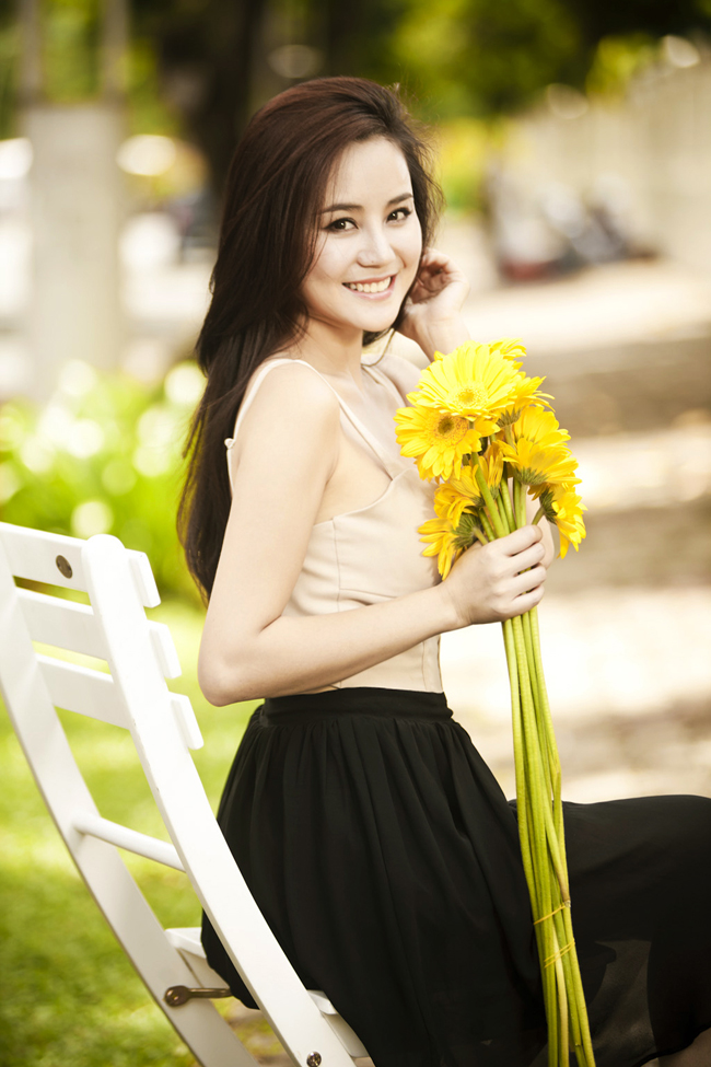 Loạt ảnh xuân của Vy Oanh được thực hiện bởi nhiếp ảnh gia Gin Trần và stylist Phương Nam.