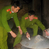 Tin tức trong ngày - Chống rét ở trại giam