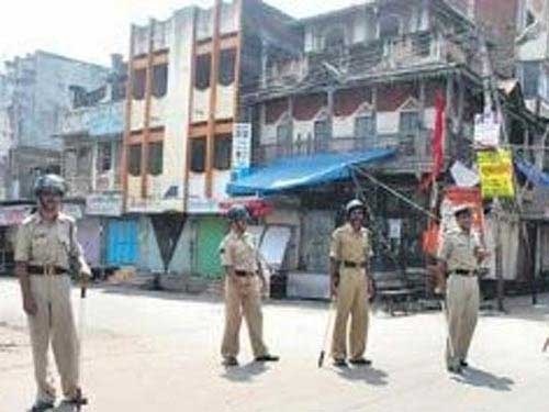 Bạo loạn ở Ấn Độ: 200 người bị thương - 4