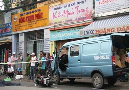 Mở cửa xe ô tô - bài học căn bản nhiều người quên - 2