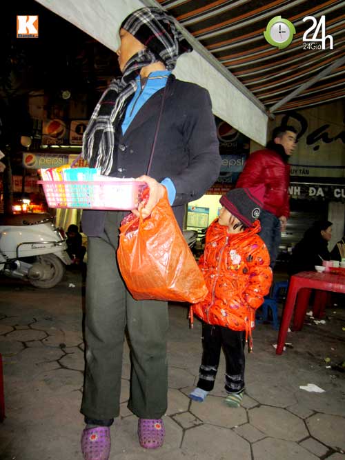 Trẻ em vật lộn mưu sinh trong giá rét Thủ đô - 6