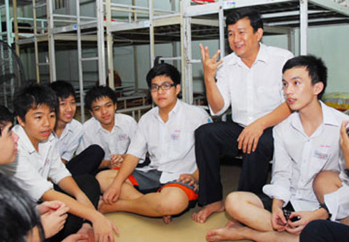 Báo động học sinh cho vay lấy lãi - 1