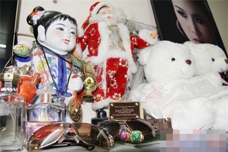 Nhà "dát vàng" của 3 “vua sến” - 4