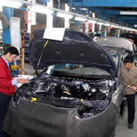 Ô tô - Xe máy - Thuế phí các loại tăng, lượng ôtô bán ra giảm 33%