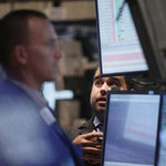 S&P 500 bật trở lại mức cao nhất 5 năm