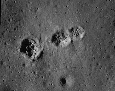 Cận cảnh 3 hố bí ẩn trên Mặt trăng - 2