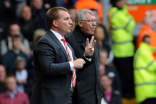 Sir Alex nhắc "vua" trò bẩn của Suarez - 2