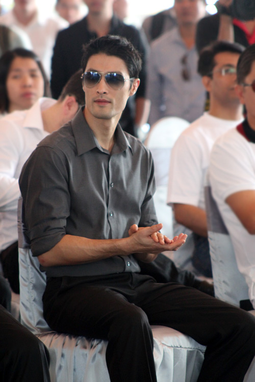 Thanh Hằng, Trí Nguyễn hút mắt bên siêu xe - 6