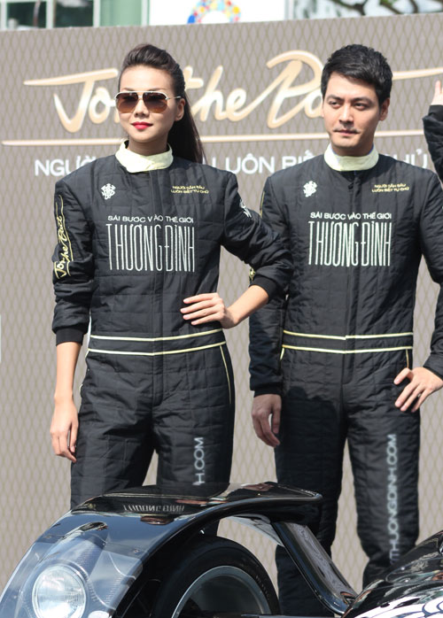Thanh Hằng, Trí Nguyễn hút mắt bên siêu xe - 10