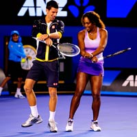 Thể thao - Australian Open: Djokovic&amp;Serena nhảy ngựa