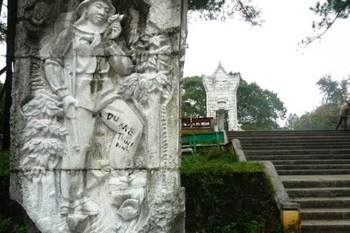 Nghĩa trang liệt sĩ Trường Sơn bị bôi bẩn - 1