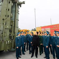 Tin tức trong ngày - Thủ tướng thăm "rồng lửa" S300 tối tân của VN